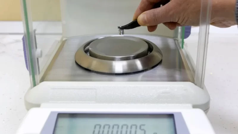 Choosing the Right Analytical Balance for Your Laboratory: Key Factors to Consider